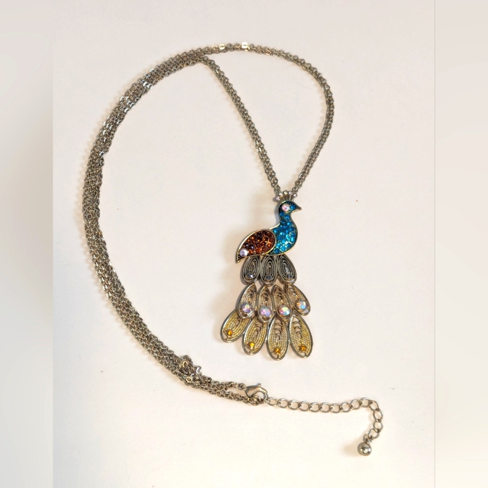 Gorgeous Rhinestone Peacock Pendant Necklace